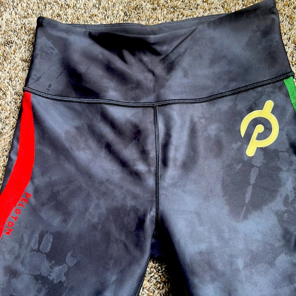 Peloton High waisted legging.